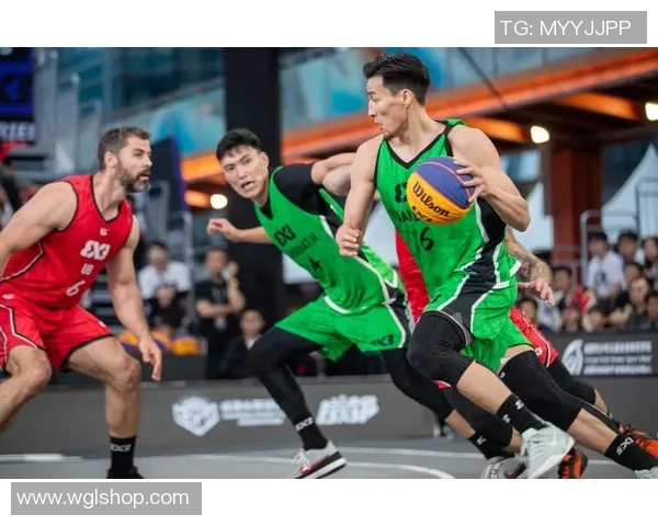 篮球明星穿绿色衣服展现环保理念引发时尚潮流新风尚