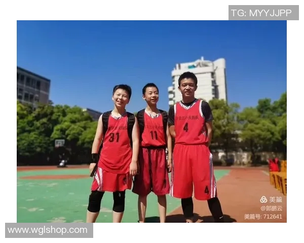 冬季儿童篮球明星服装推荐让小球员在寒冷天气中也能尽显风采